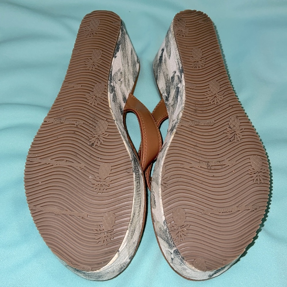 Tommy Bahama Saige Wedge Sandals - EUC - Size 9. - Picture 7 of 9